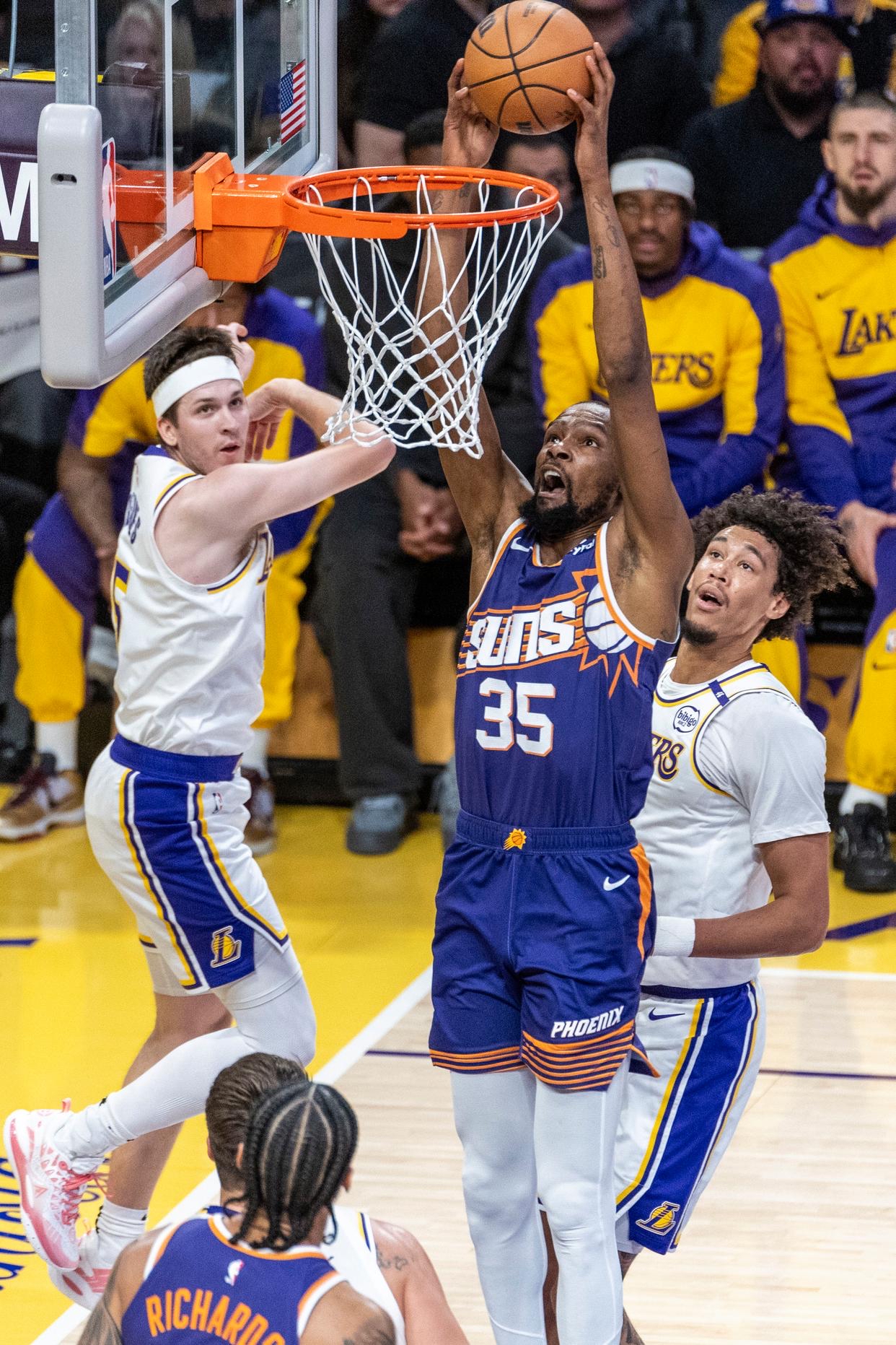 爵士完胜76人，东契奇关键制胜