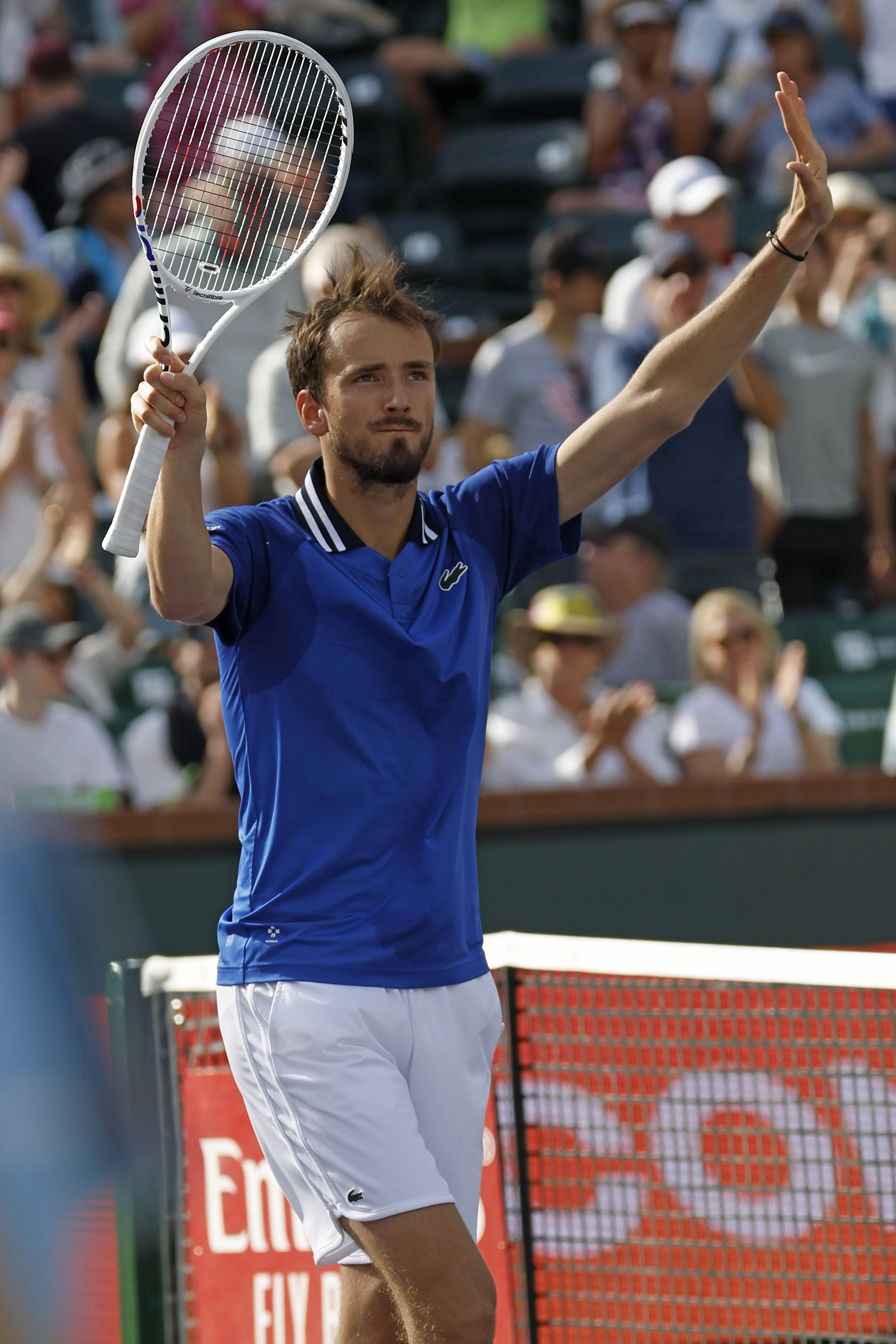 西班牙网球队强势美国网球队,梅德韦杰夫打破历史纪录的简单介绍 西班牙网球队强势美国网球队,梅德韦杰夫打破历史纪录的简单介绍