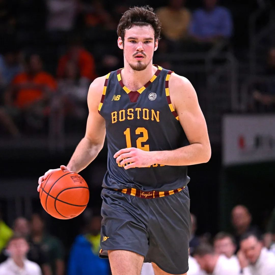 九游中国-包含勇士中锋展现统治力，内线强力碾压对手获得胜利！的词条