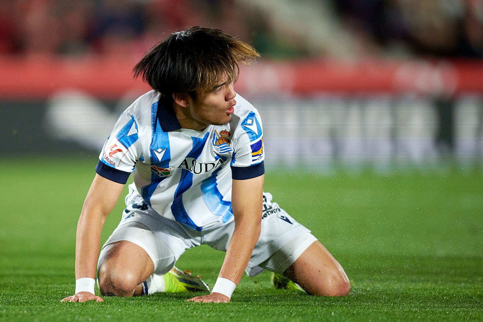 包含比利亚雷亚尔战胜皇家社会，意气风发迈向胜利的词条