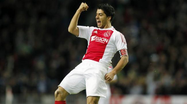 九游app下载-阿贾克斯表现引领晋级，首战胜的简单介绍