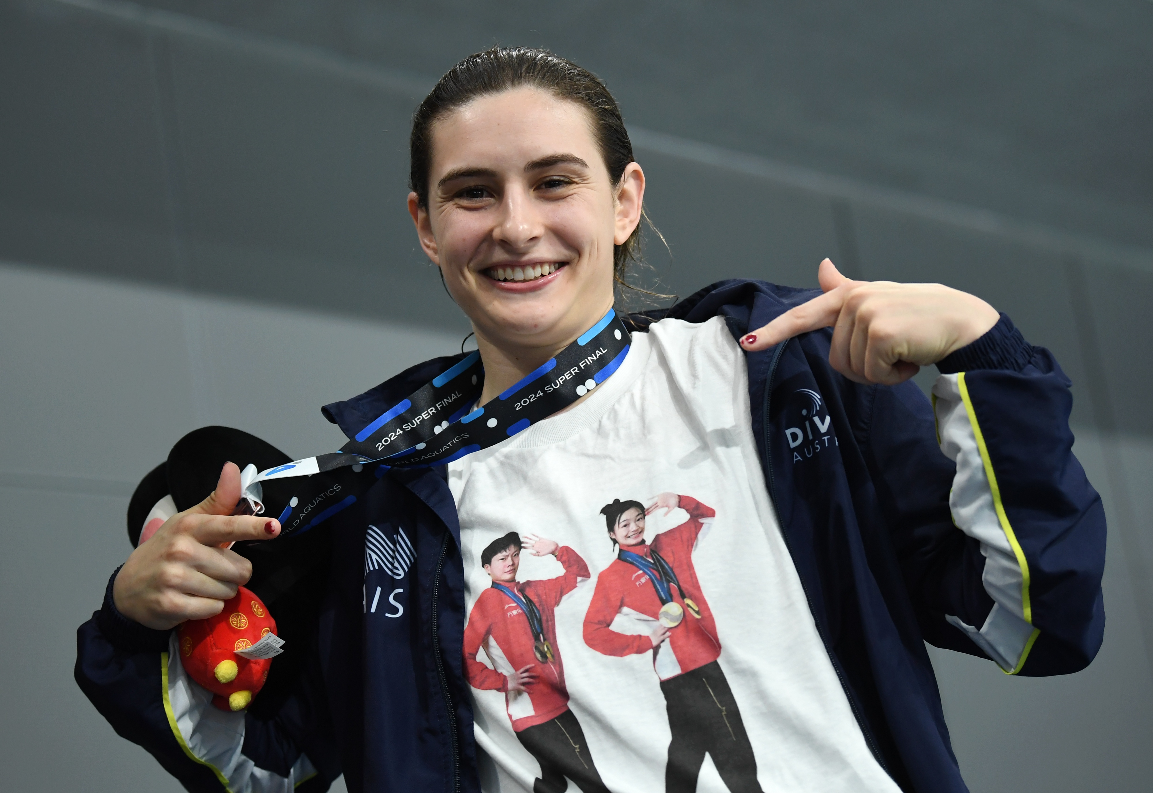 包含澳大利亚游泳选手收获多面金牌，再创佳绩的词条