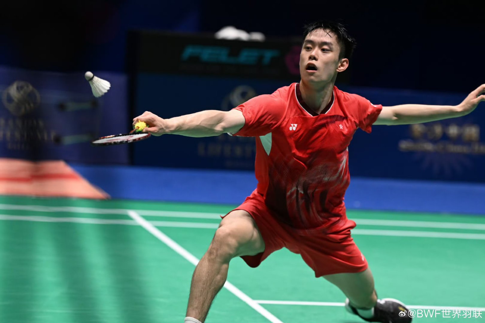 九游体育直播-万众瞩目羽毛球赛场逐鹿激烈的简单介绍