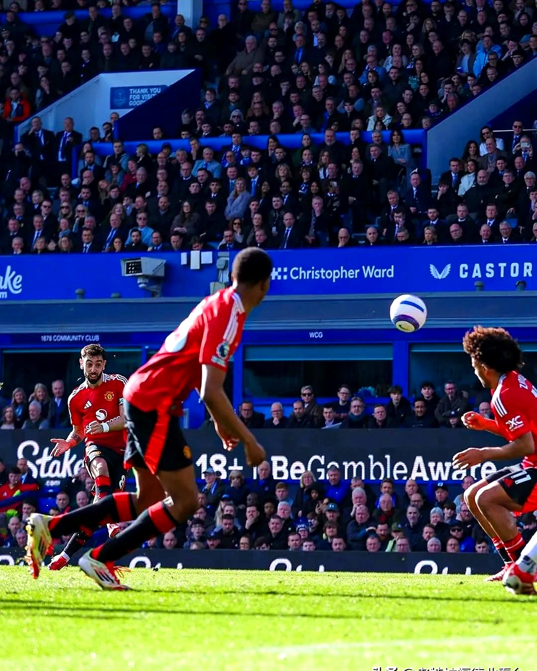 九游体育直播-关于曼联核心伤愈回归，球队士气飙升的信息