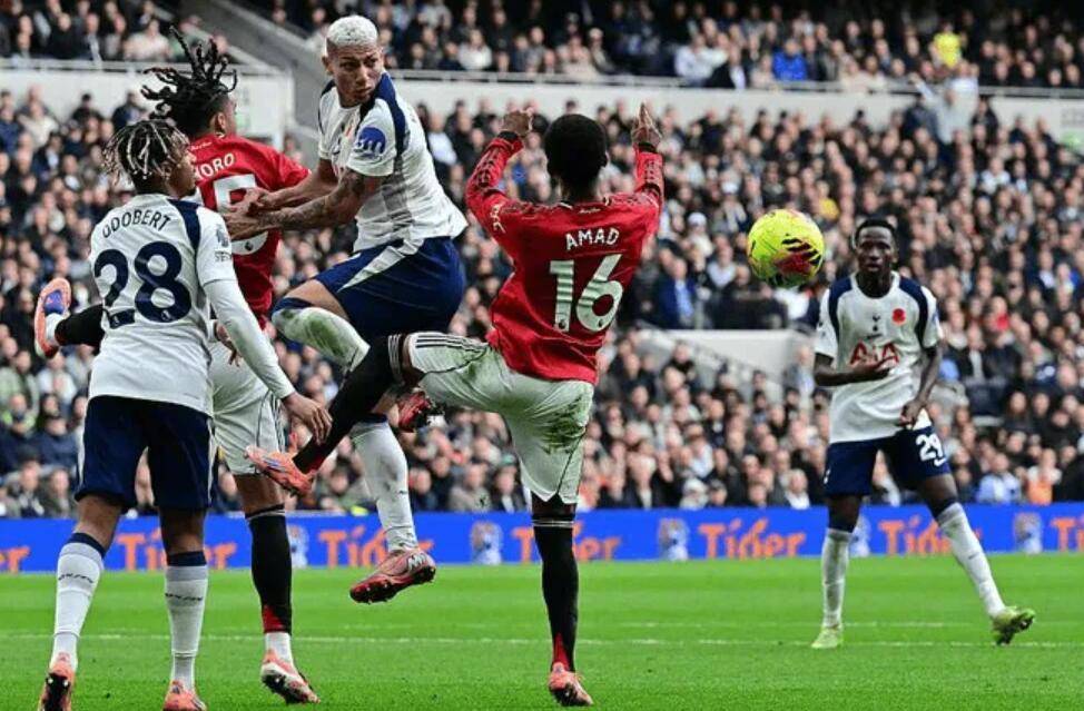 曼联绝杀，小法带领球队逆转胜利