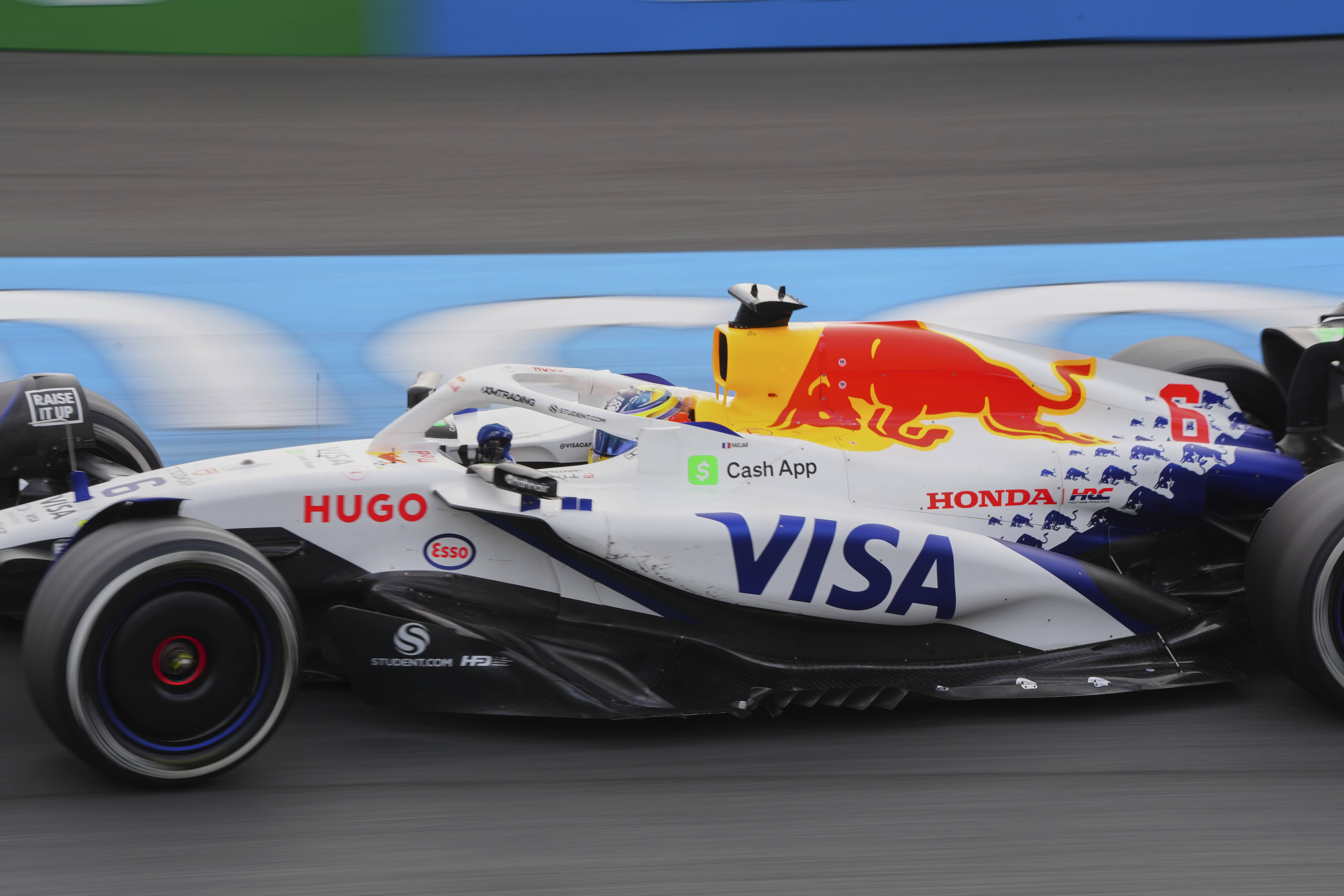 九游体育-包含红牛二队逆转哈斯车队，皮亚斯特里刷新纪录的词条