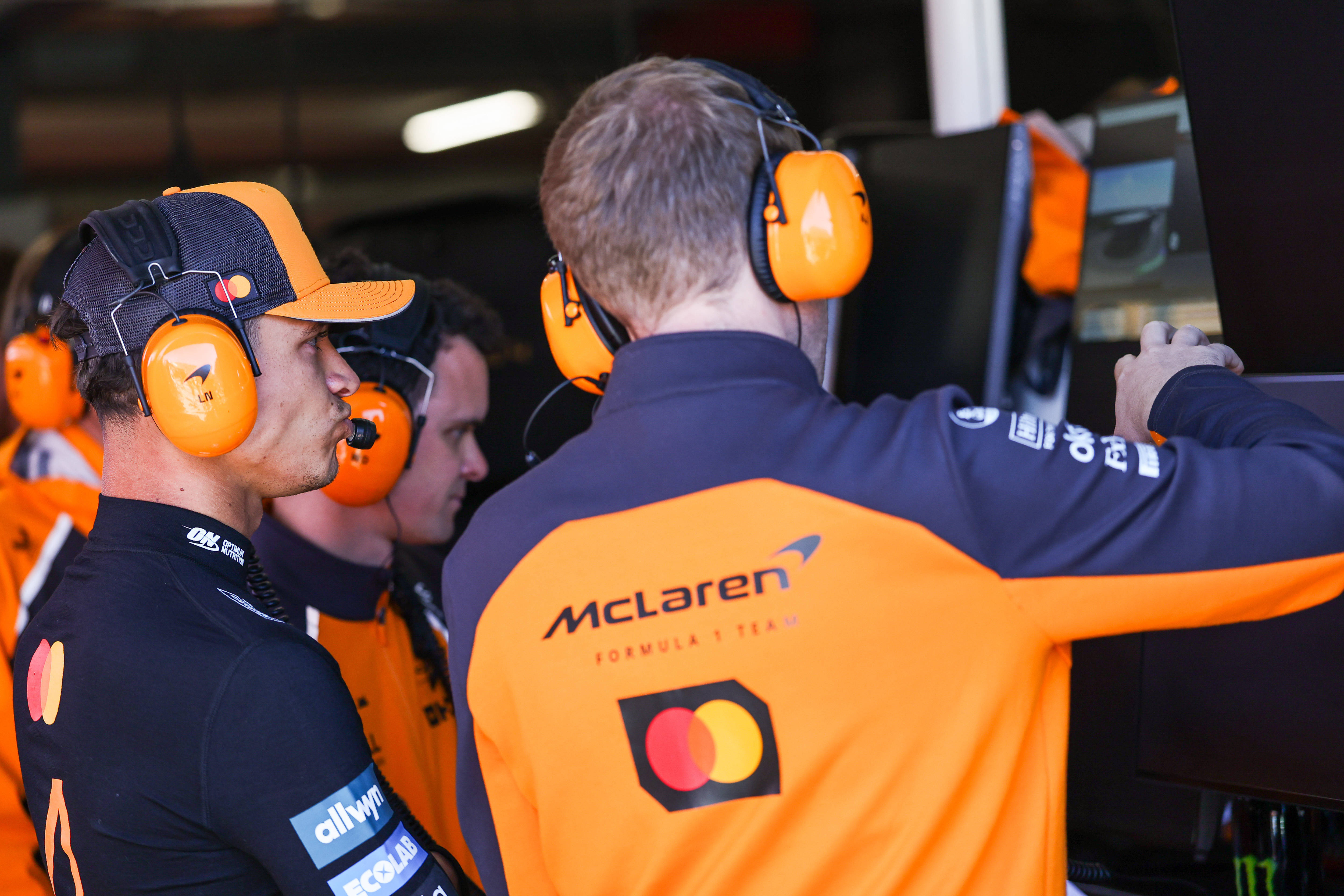 九游app下载-关于红牛二队轻取威廉姆斯，皮亚斯特里统治全场的信息